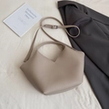Sac seau taupe chic en cuir à motif litchi avec bandoulière réglable - Gris Éléphant sans Pendentif