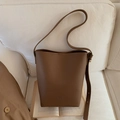 Deep brown bucket bag in lychee pattern leather with thin adjustable shoulder strap - Brown (Without Charm)