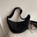 Borsa a tracolla a mezzaluna nera minimalista in nylon con tracolla regolabile - Nero