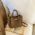 Sac seau chic en cuir marron à motif litchi avec poignées et bandoulière réglable - Brun Sans Pendentif