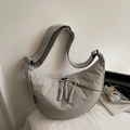 Borsa a tracolla minimalista in nylon grigio chiaro a mezza luna con tracolla regolabile - Blu grigio