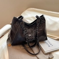 Sac fourre-tout en cuir noir brillant avec coutures blanches et poignées tressées - Marron