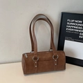 Braune Vintage-Schultertasche aus Kunstleder mit silbernen Ringen und Nieten - Braun