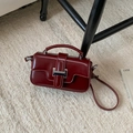 Vintage burgundy patent leather handbag with silver metallic clasp and shoulder strap - Red (No Pendant)