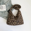 Schicke Winter-Umhängetasche aus Pelzimitat mit Leopardenmuster und Vintage-Logo - Leopard Braun