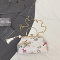 Vintage-Handtasche mit floraler Bestickung und goldenem runden Metallgriff in Weiß - Gebrochenes Weiß