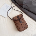 Vintage Umhängetasche aus braunem Cord mit Herzmuster und klassischem Hornverschluss - Braun Schleife