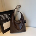 Große dunkelbraune Tote-Tasche aus Kunstleder mit Vintage-Textur und Trageriemen - Kaffeebraun