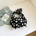 Sac bandoulière en peluche avec pois noirs et blancs et grand nœud pour l'hiver - Noir
