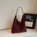 Borsa tote rosso intenso con rilievo leopardato e manico a spalla per l'uso quotidiano - Borgogna