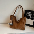 Vintage bruine leren tote bag met lange hengsels en een schattige teddybeer hanger - Bruin (Met Hanger)