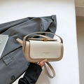 Chic beige canvas and khaki leather square crossbody bag with gold metal clasp - Khaki