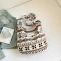 Sac fourre-tout nordique en fausse fourrure avec motif flocon de neige et sangle beige - Gris Lavage de Neige
