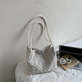 Sac fourre-tout blanc en peluche sherpa à texture duveteuse et fines bandoulières élégantes - Blanc Sans Pendentif