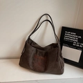 Große dunkelbraune Shopper-Tasche mit Vintage-Blumenstickerei und Schultergurten - Braun