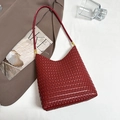 Sac cabas hobo tissé bordeaux chic avec fine bandoulière pour les déplacements pro - Rouge
