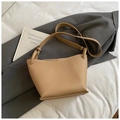 Sac seau minimaliste en cuir marron clair avec bandoulière élégante et moderne - Sans Pendentif / Kaki