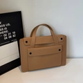 Bolso tote minimalista de cuero PU marrón con gran capacidad y bolsillo frontal - Caqui