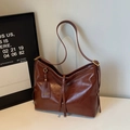 Minimalist large capacity commute tote bag for women in vintage dark brown oil wax leather - Brown