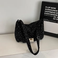 Schwarze Cord-Umhängetasche mit grauem Herzprint und verstellbarer Silberschnalle - Schwarz ohne Anhänger