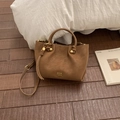 Secchiello vintage in pelle marrone con dettagli dorati e tracolla regolabile - Marrone