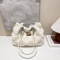 Bolso tote de piel sintética blanca con textura de cuadros y correa de cadena - Blanco Roto
