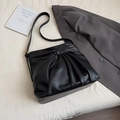 Sac fourre-tout plissé noir élégant en similicuir avec bandoulière réglable pratique - Noir