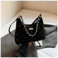 Elegante borsa a tracolla in velluto nero trapuntato con diamanti e chiusura dorata - Nero