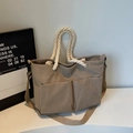 Bolso tote de pana marrón con asas de cuerda y dos bolsillos delanteros grandes - Caqui