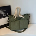 Bolso tote de pana verde oscuro con asas de cuerda crema y bolsillos frontales dobles - Verde