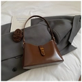 Bolso tote de cuero marrón brillante con cierre dorado y correa larga ajustable - 24*9.5*16 / Marrón