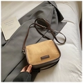 Kleine quadratische Umhängetasche in Khaki und Braun mit verstellbarem Riemen - 21x16x9.5cm / Khaki
