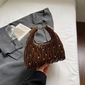 Sac hobo marron plissé avec cristaux brillants et boucle métallique de style rétro - Marron