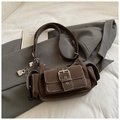Borsa a spalla vintage marrone scuro con tasche con fibbia e ciondolo a cuore argento - Con Ciondolo / Marrone