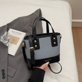 Sac seau bicolore en tissu gris clair et cuir noir avec bandoulière réglable élégante - Bleu Sans Pendentif