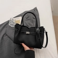 Sac à main noir grainé avec surpiqûres contrastées et bandoulière réglable élégante - Noir sans Pendentif