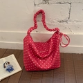 Rode canvas draagtas met witte stippen en stijlvolle wolkachtige geplooide riem - Rood