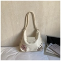 Sac bandoulière blanc crème avec écusson fleur à carreaux et sangle réglable - Blanc