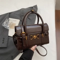 Borsa quadrata retrò in pelle marrone scuro con dettaglio cuore e finiture dorate - Marrone