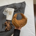 Schicke braune Kunstleder Handtasche mit goldener Kette und langem Schultergurt - Braun