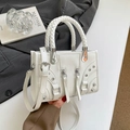 Witte vintage punk motortas met zilveren klinknagels en geweven handvatten voor dames - Wit