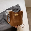 Sac seau vintage marron en cuir suédé avec boucle dorée et bandoulière pour femme - Brun Sans Pendentif