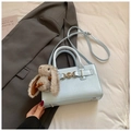 Sac bandoulière bleu clair en similicuir avec serrure cœur et breloque lapin - Bleu (Avec Pendentif)