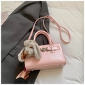 Petit sac carré rose avec boucle en cœur et charmant pendentif lapin en peluche - Rose (avec pendentif)