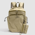 Leichter khakifarbener Wanderrucksack mit passendem Nackenbeutel und breiten Gurten - Khaki
