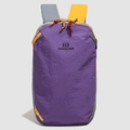 Violetter wasserdichter Outdoor-Rucksack mit hohem Volumen und gelben Kontrastgurten - Wisteria
