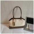 Bolso tote minimalista en crema y marrón con elegante amuleto de borla de cuentas - Blanco