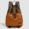 Zaino sportivo con coulisse bicolore marrone oliva e arancione per outdoor e fitness - Marrone