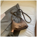 Brown retro shoulder bag with litchi texture, metal logo and star pendant accessory - Coffee (With Pendant)