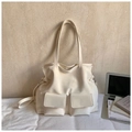 Sac seau minimaliste en toile blanc cassé avec deux poches à rabat sur le devant - Blanc (Sans Pendentif)